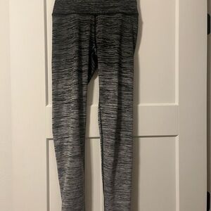 EUC Aerie Black and White Heathered Leggings
